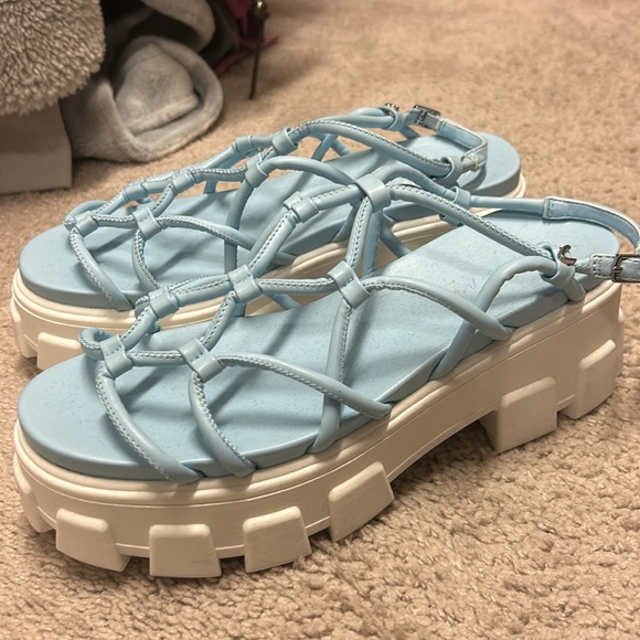 Circus NY platform slides - Picture 4 of 4